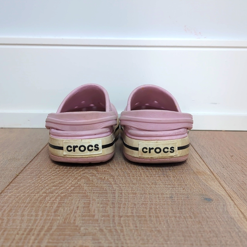 Classic Crocs - Picture 2 of 4